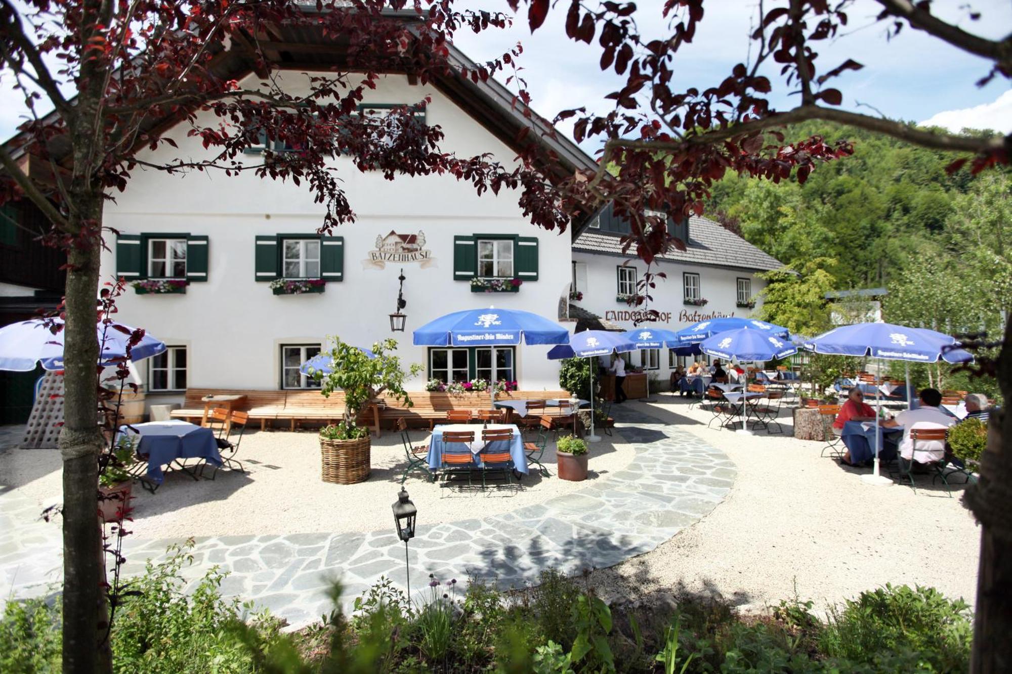 Landgasthof & Restaurant Batzenhaeusl Sankt Gilgen Luaran gambar